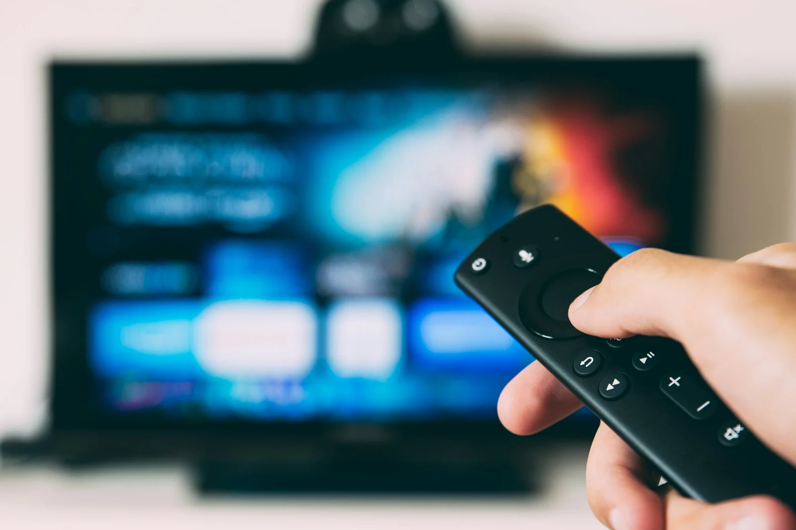 Télévision connectée et télécommande