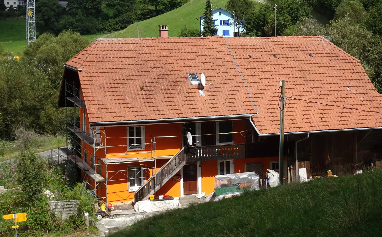 Maison en cours de rénovation à Weissenbach, près de St. Antoni dans le canton de Fribourg.